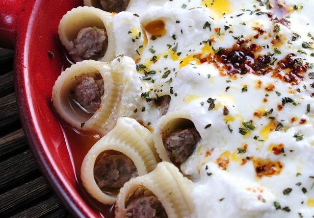 MAKARNA & MANTI