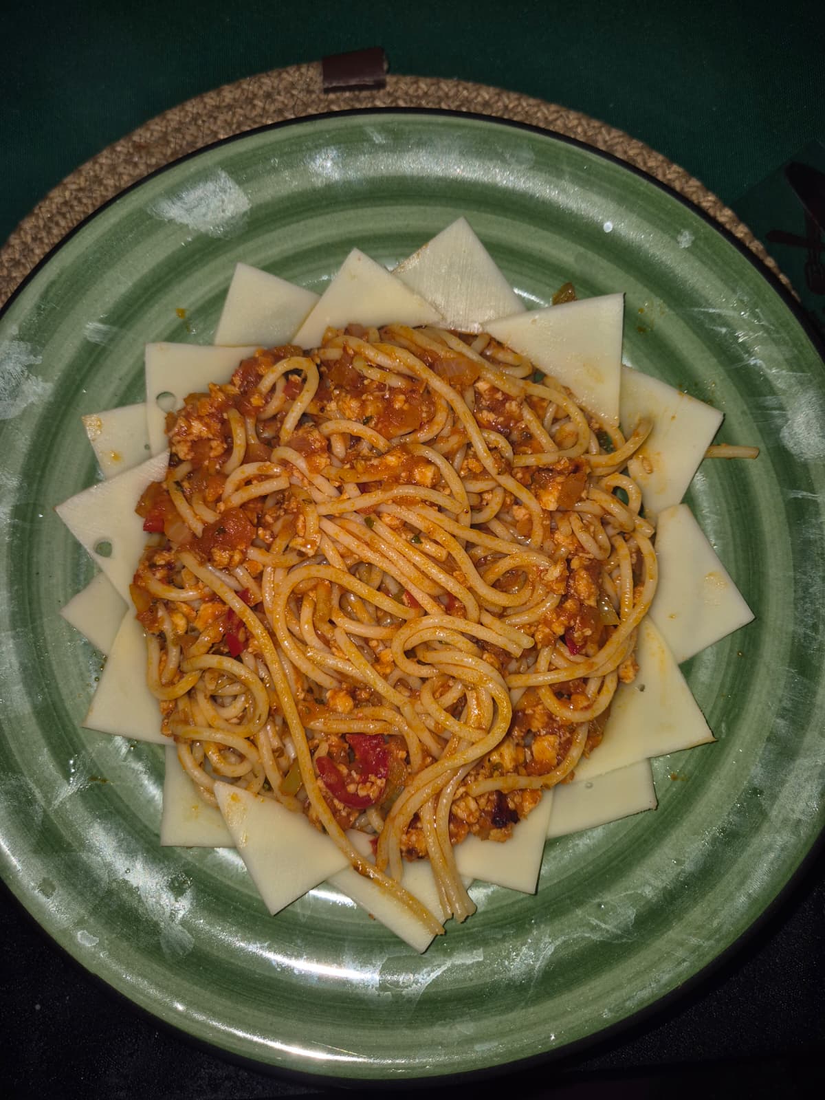 SPAGETTİ TAVUKLU BOLONEZ